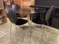 Köksbord + 3st stolar
